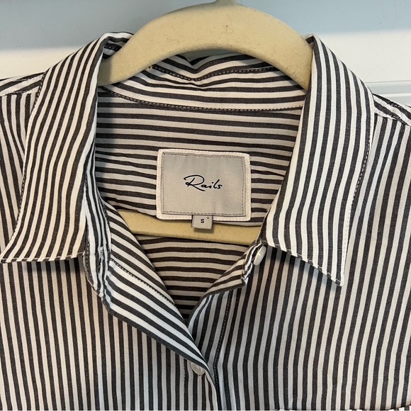 RAILS Aly Button Front Blouse In Belize Stripe - Picture 4 of 13